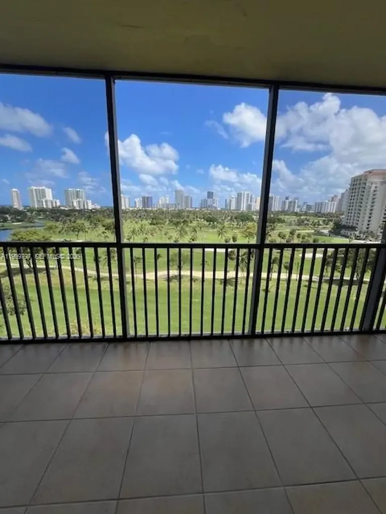 20335 W Country Club Drive Aventura FL 33180