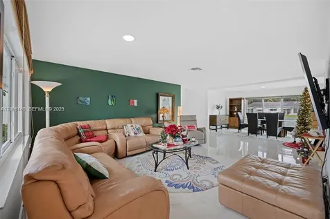 1086 NW 88th Way Plantation FL 33322