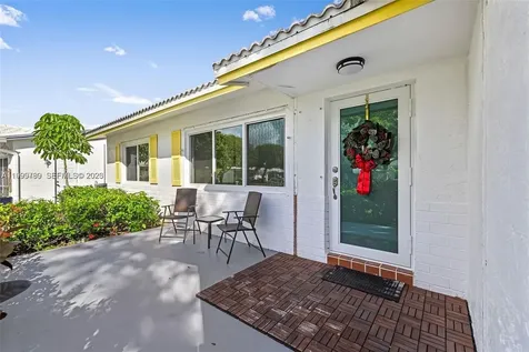 1086 NW 88th Way Plantation FL 33322