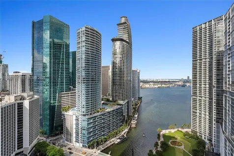 77 SE 5th Street Miami FL 33131