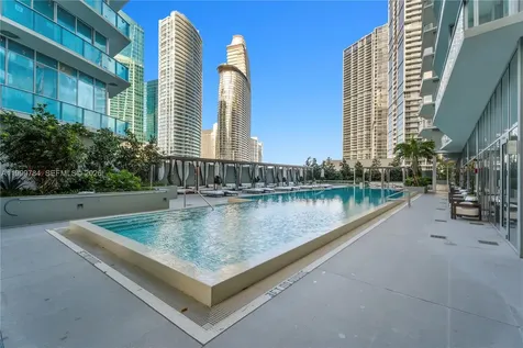77 SE 5th Street Miami FL 33131