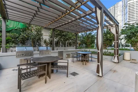 77 SE 5th Street Miami FL 33131