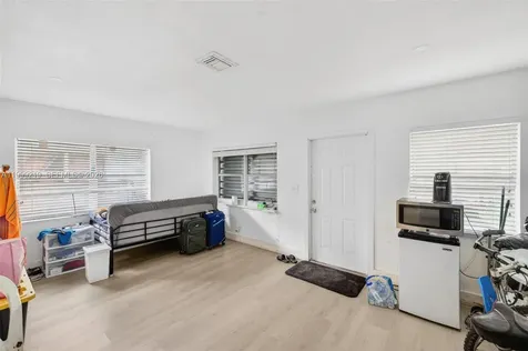 1619-1621 NW 8th Avenue Fort Lauderdale FL 33311