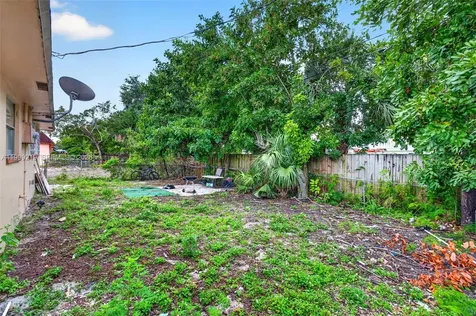 1619-1621 NW 8th Avenue Fort Lauderdale FL 33311