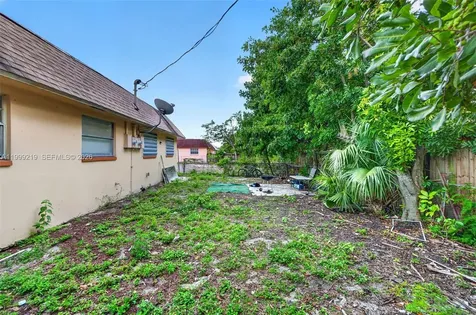 1619-1621 NW 8th Avenue Fort Lauderdale FL 33311