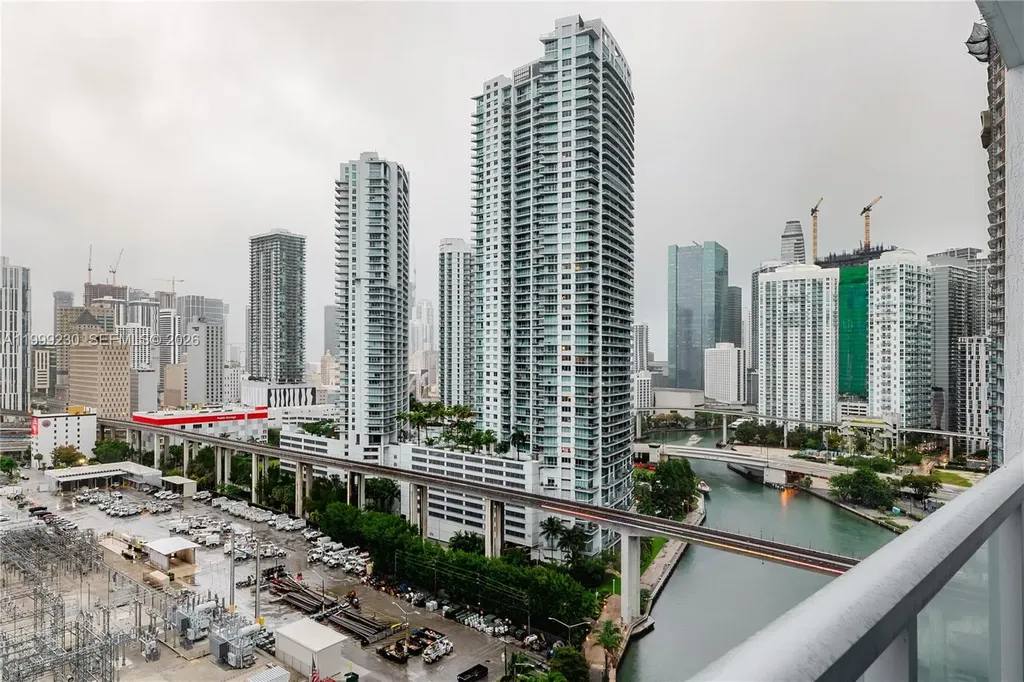 185 SW 7th Street Miami FL 33130