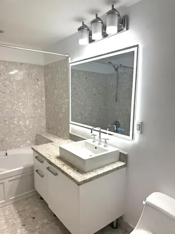 185 SW 7th Street Miami FL 33130