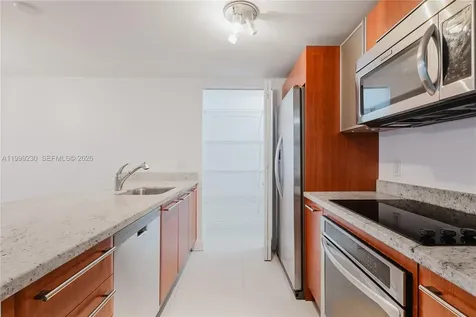 185 SW 7th Street Miami FL 33130