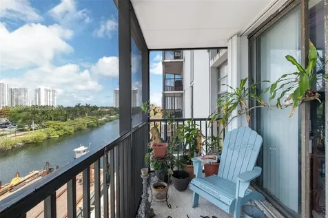 3475 N Country Club Drive Aventura FL 33180
