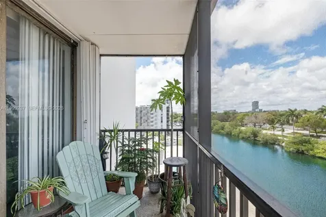 3475 N Country Club Drive Aventura FL 33180