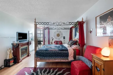 3475 N Country Club Drive Aventura FL 33180