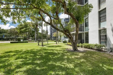 3475 N Country Club Drive Aventura FL 33180