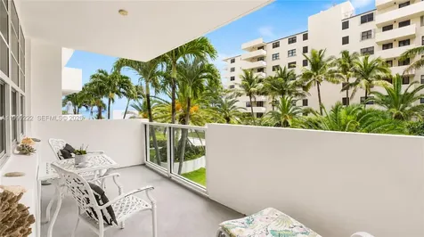 100 Lincoln Road Miami Beach FL 33139