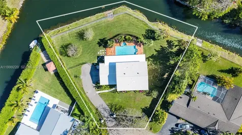 Pinecrest FL 33156