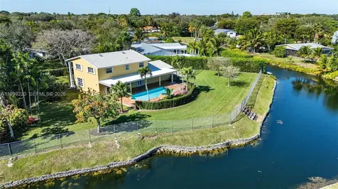 Pinecrest FL 33156