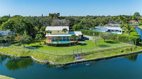 Pinecrest FL 33156