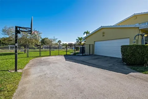Pinecrest FL 33156