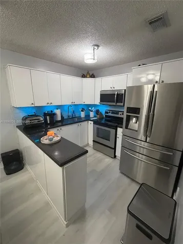6878 NW 173 Drive Hialeah FL 33015