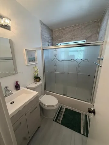 6878 NW 173 Drive Hialeah FL 33015