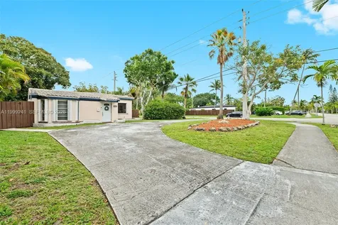 1395 NE 177th Street North Miami Beach FL 33162