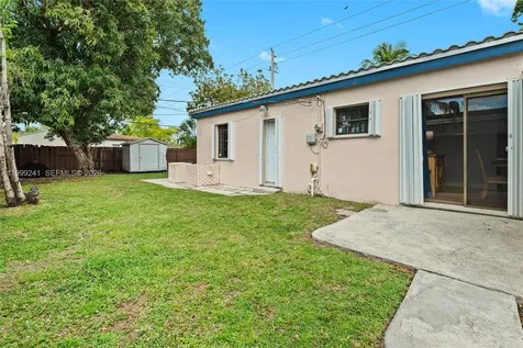 1395 NE 177th Street North Miami Beach FL 33162