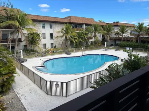 7473 SW 82nd Street Miami FL 33143