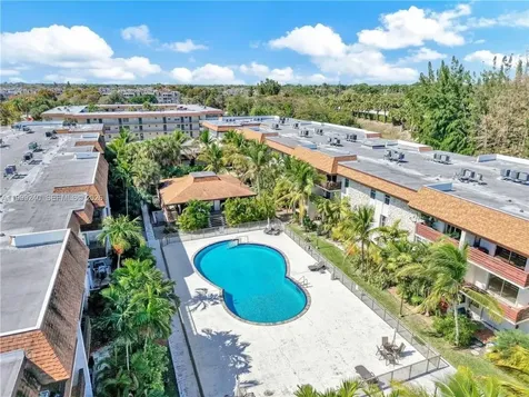 7473 SW 82nd Street Miami FL 33143