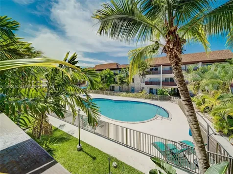 7473 SW 82nd Street Miami FL 33143