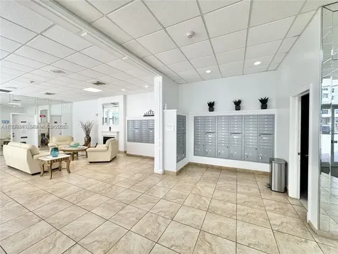 Hallandale Beach FL 33009