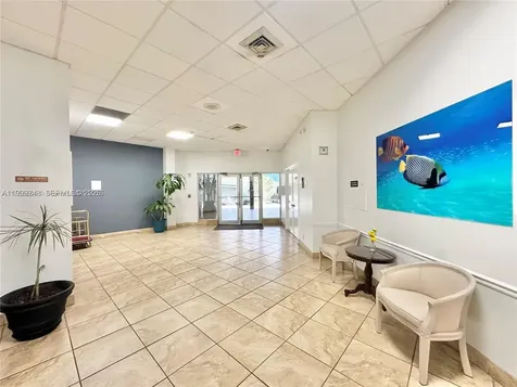 Hallandale Beach FL 33009