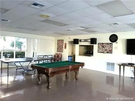 Hallandale Beach FL 33009