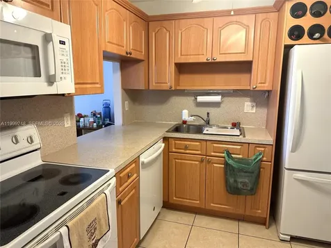 Hallandale Beach FL 33009
