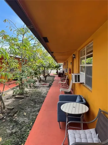 129 SE 5th Street Hallandale Beach FL 33009