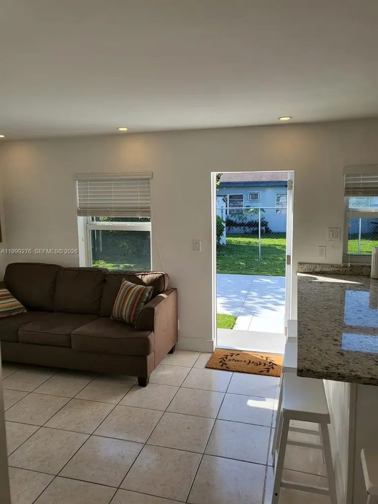 Hollywood FL 33024