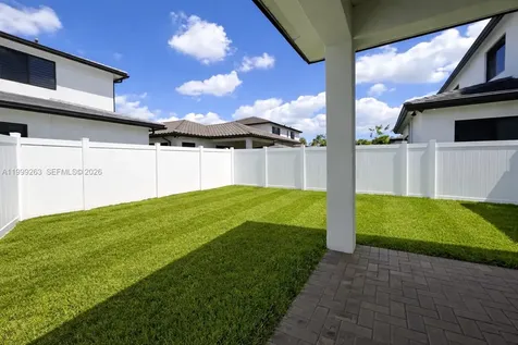8037 NW 46th Terrace Doral FL 33166