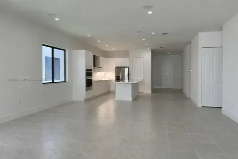 8037 NW 46th Terrace Doral FL 33166