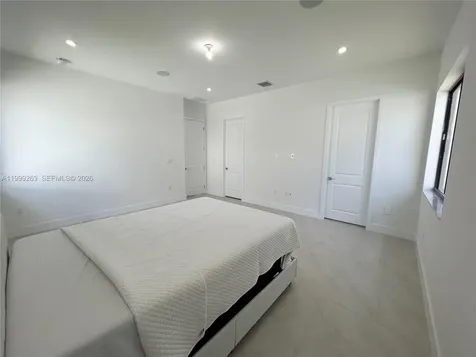 8037 NW 46th Terrace Doral FL 33166