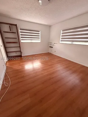 Hallandale Beach FL 33009