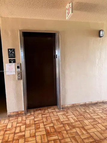 Hallandale Beach FL 33009