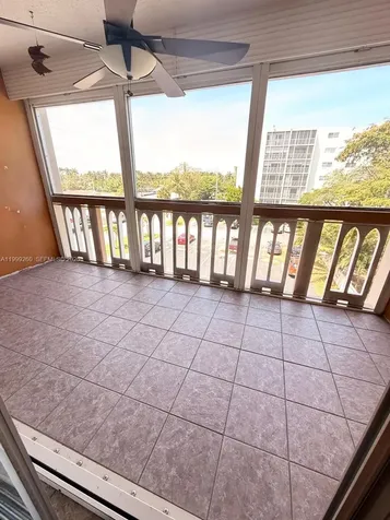 Hallandale Beach FL 33009