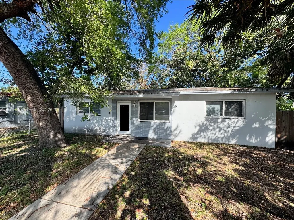 206 NW 5th Avenue Dania Beach FL 33004