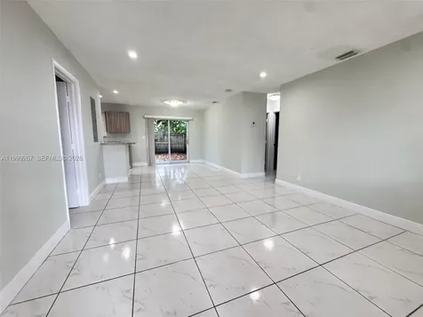 206 NW 5th Avenue Dania Beach FL 33004