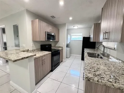 206 NW 5th Avenue Dania Beach FL 33004