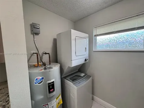 206 NW 5th Avenue Dania Beach FL 33004