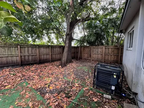 206 NW 5th Avenue Dania Beach FL 33004