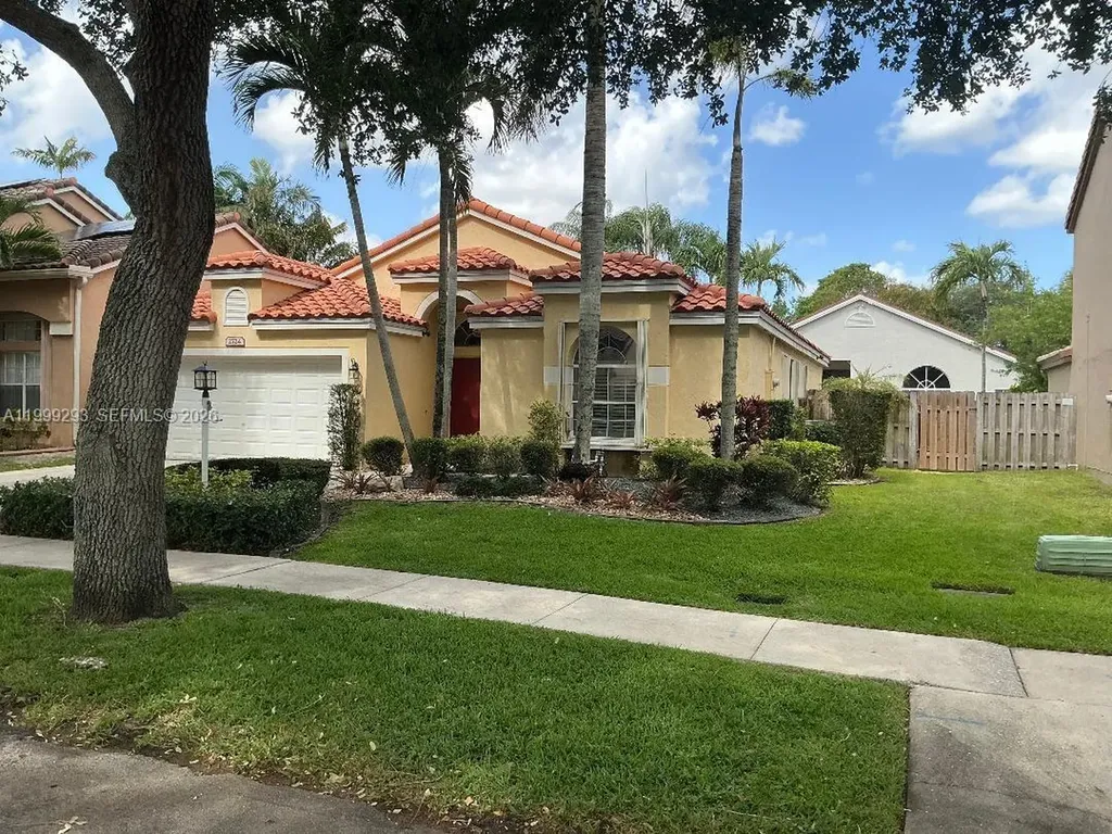 2724 Cayenne Avenue Cooper City FL 33026
