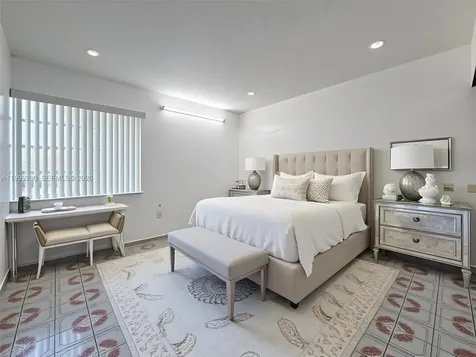 9340 W Flagler Street Miami FL 33174