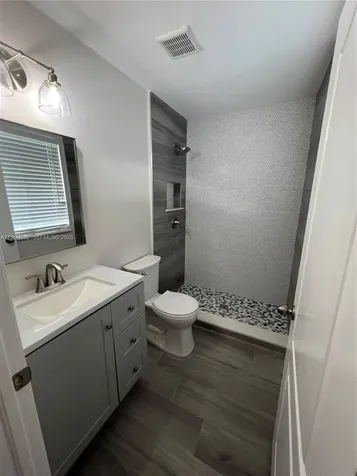 7319 NW 174th Terrace Hialeah FL 33015