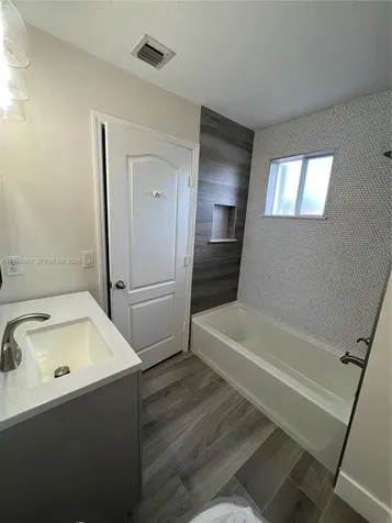 7319 NW 174th Terrace Hialeah FL 33015