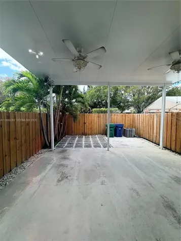 7319 NW 174th Terrace Hialeah FL 33015